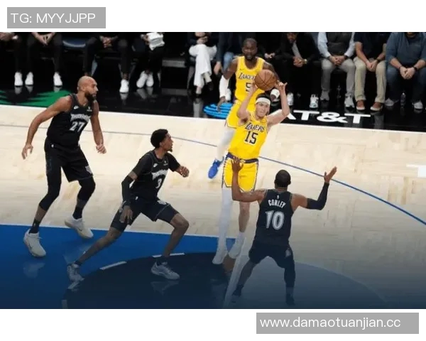 28分16助+压哨绝杀!里夫斯刷爆纪录,拉拉维亚觉醒,湖人好消息